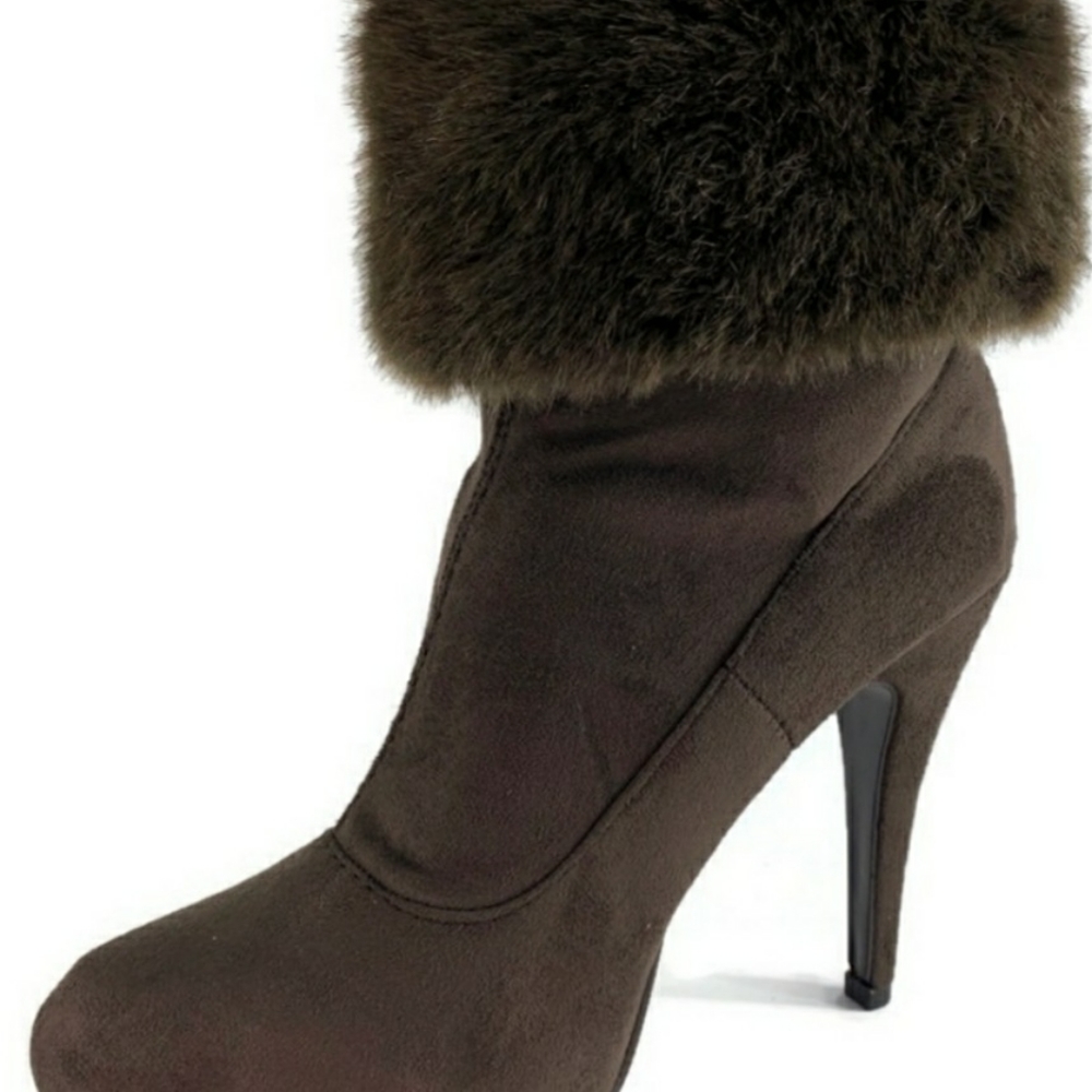 CHINESE LAUNDRY ROUND TOE SUEDE  ANKLE BOOT SIZE 8.5